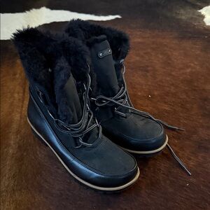 JBU Black Winter Boots with Faux Fur Trim
